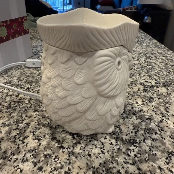Scentsy Whoot Owl Warmer (full size) - Picture 4 of 10